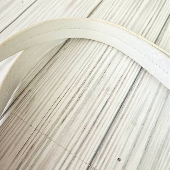 VINCE CAMUTO BELLA White & Orange Floral Laser Cut Faux Leather Tote Bag, EUC - Picture 13 of 13